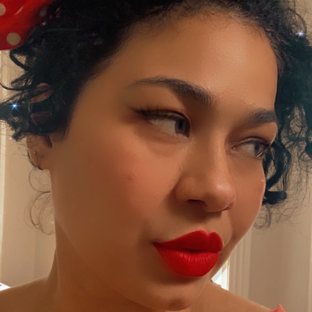 Meet your Posher, Lizy